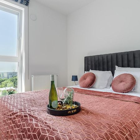 Lumina Apartments With Parking, Balcony Lodz Esterno foto